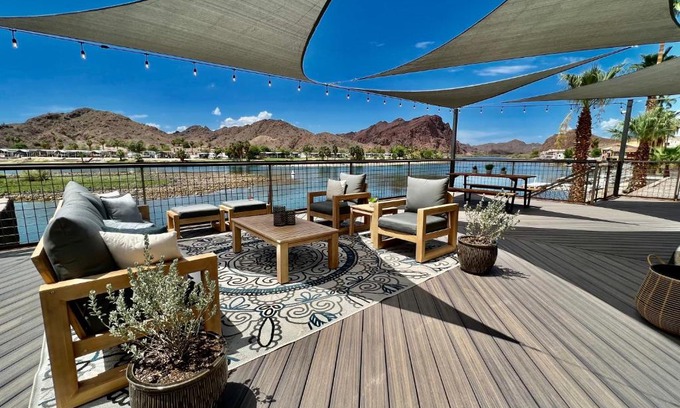 Parker Strip House | Everything & More at River Front 95! Dock, Bar