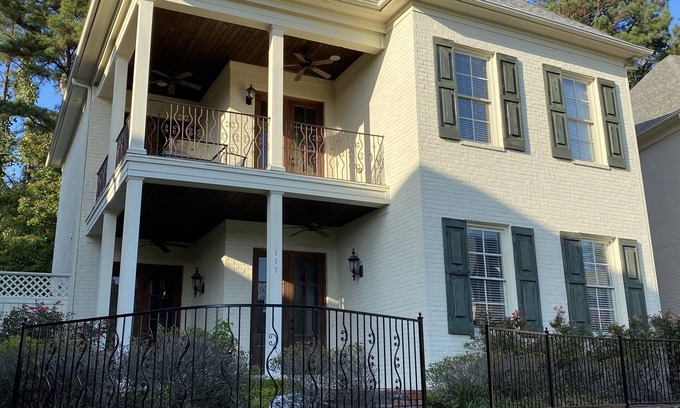 Oxford Condo | Excellent 3 Bedroom 3 1/2 Bath Condo 1 Mile From Square