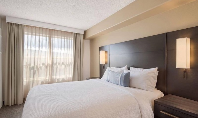 Reno/Tahoe Airport Resort | Excellent Choice! Unit w/Full Kitchen, Near Fleischmann Planetarium!