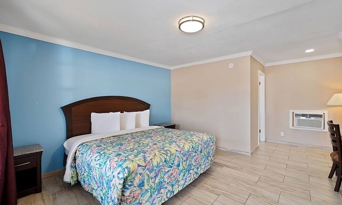 Beeville House | Excellent Choice! With Free Parking, Pets are Welome!