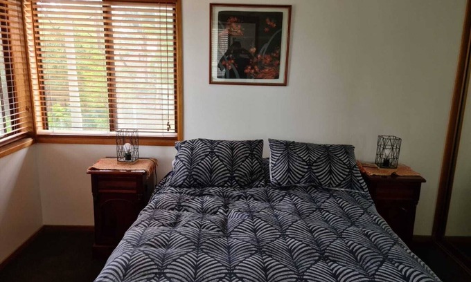 Long Beach House | Excellent home to enjoy and relax with family and friends. 5 min from the beach!