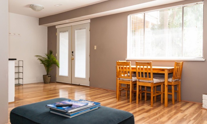 Upper Lonsdale House | Excellent Location - Minutes to the Mountain