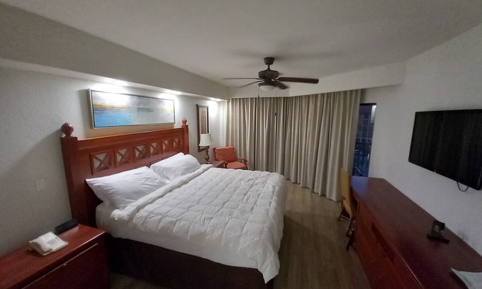 Florida Central Atlantic Coast Resort | Excellent Location Close to Everything !