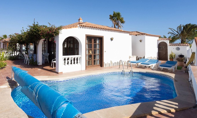 Complejo turistico Amarilla Golf Villa | EXCELLENT TWO BEDROOMED HOLIDAY HOME WITH STUNNING VIEWS AND PRIVATE POOL