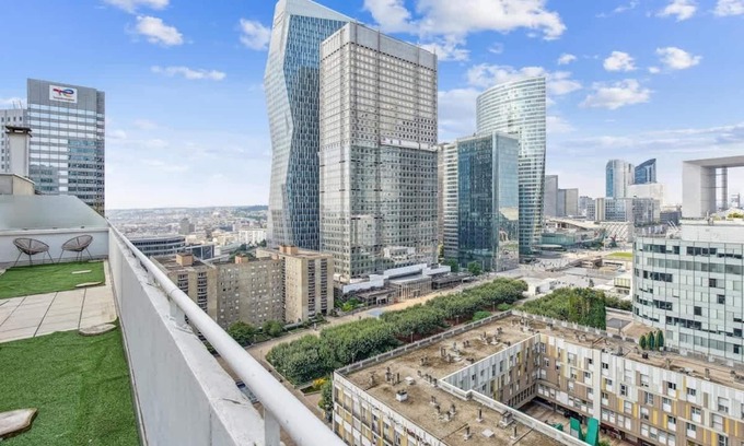 Gambetta Apartment | Exceptional Apartment with Terrace - La Défense