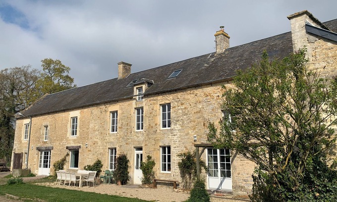 Lingevres House | Exceptional group gîte for families, friends, professionals 24 pers.