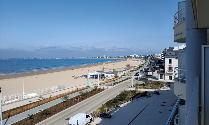 Pornichet Apartment | Exceptional location for this south oriented studio and facing the sea