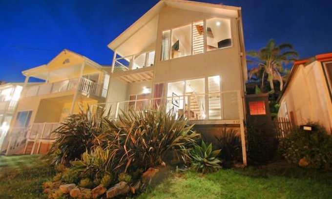 Scarborough House | Exceptional Ocean Views in this modern, family orientated home.