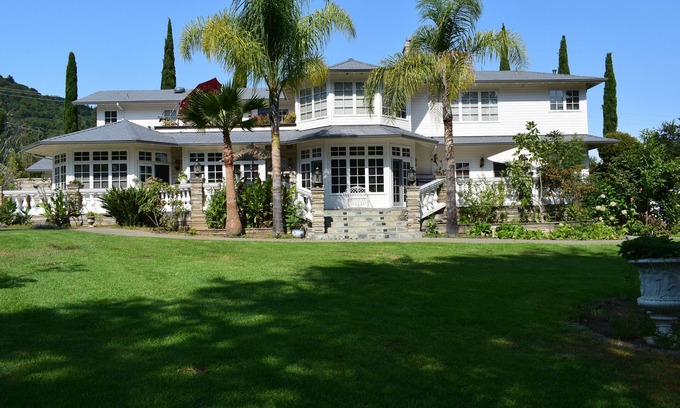 Los Gatos Villa | Exceptionally private Suite in Saratoga’s Upscale area.