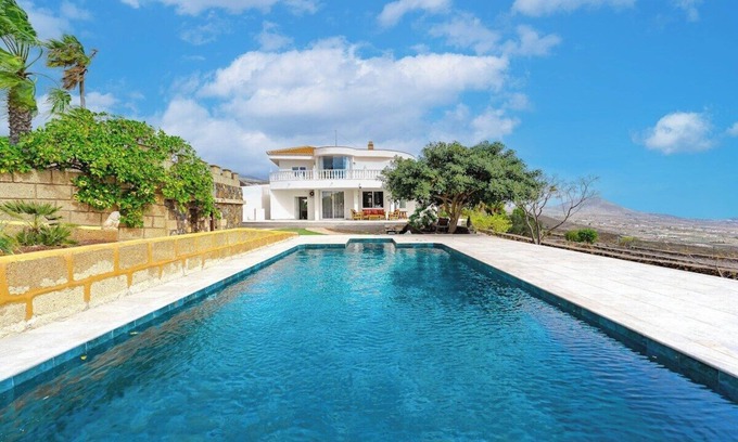 El Rincon House | Exclusive villa with ocean and mountain views in San Miguel