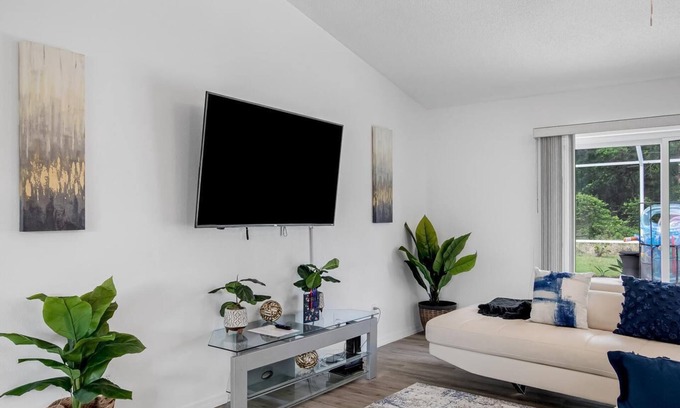 Indian Trails House | *EXCLUSIVE 3-bedroom w/heated private pool*