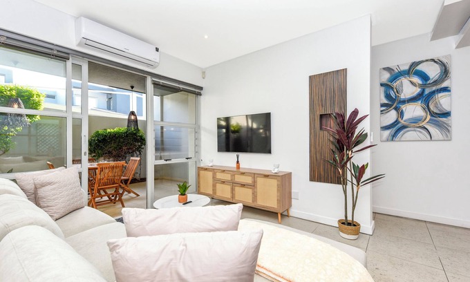 Greater Johannesburg Metropolitan Area Apartment | Exclusive Bauhaus Family Haven in Melrose