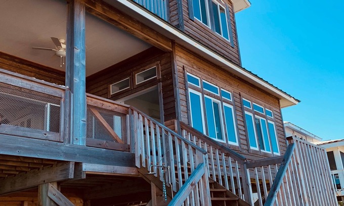 Captiva House | Exclusive BEACHFRONT home in North Captiva, Florida.