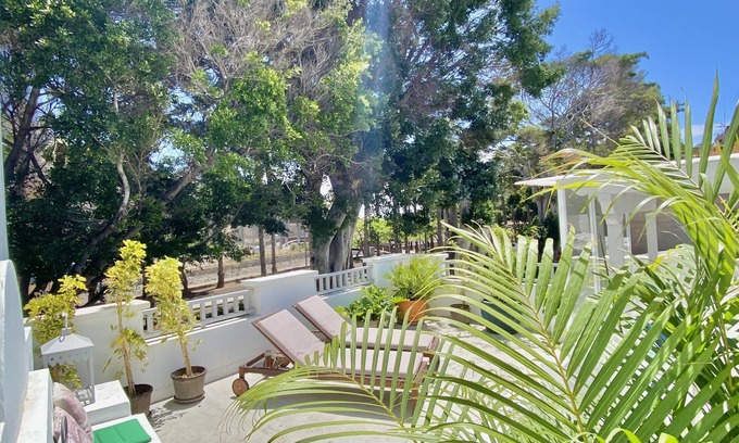 San Andres House | Exclusive Coastal House with Magnificent Terrace and wifi 1 minute from the beach.