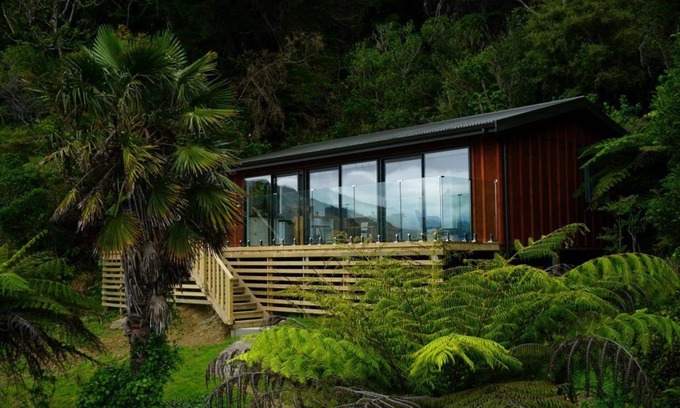 Wilson Bay Cottage | Exclusive Private Bungalow With Stunning Views