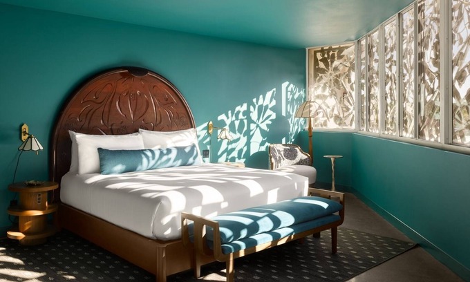 Coconut Grove Hotel | Exclusive Spa, & Rooftop Pool in the Heart of Miami | Coconut Grove Gem