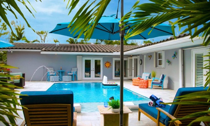Coral Ridge Isles Villa | Exclusive Tropical Villa-Heated Pool&Outdoor Oasis