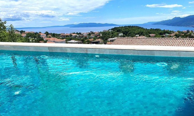 Kastav Apartment | Exclusive vacation apartment near Opatija with 180° sea view and private pool.