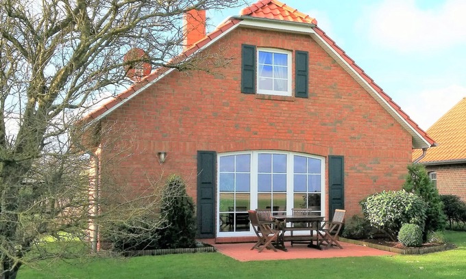 Neu Hauen House | Exclusive vacation home in a quiet location with an unobstructed view of the dyke