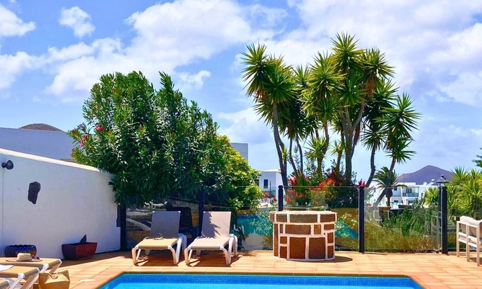 Yaiza Villa | Exclusive Villa in Yaiza-6 King Bdr-Game Room-Heated Pool-Beaches-Wineries