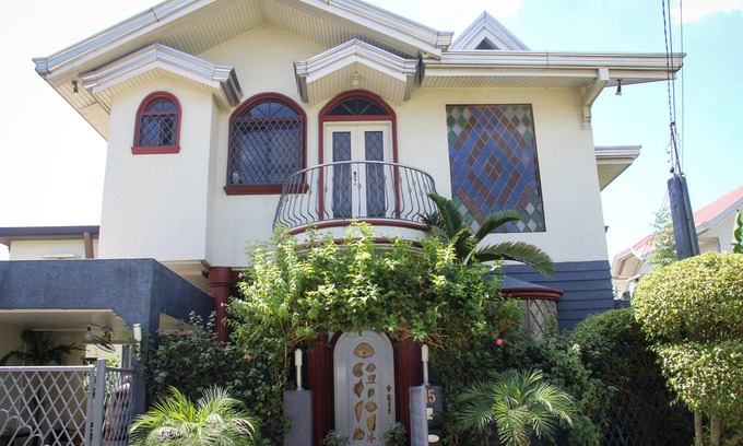 Imus Villa | Exclusively designed 2 storeyVILLA for 2-10 guests