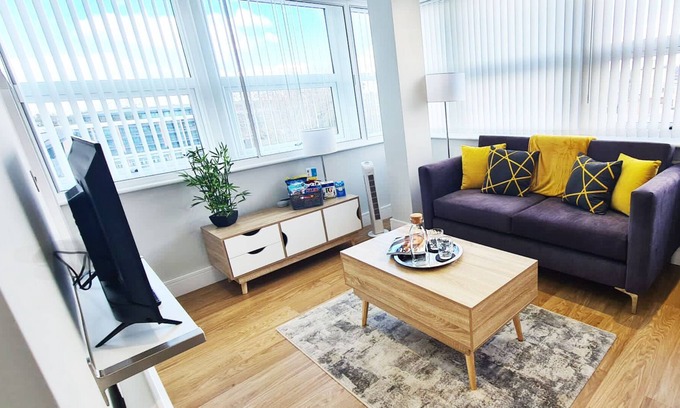 Chelmsford Apartment | Executive 1 Bedroom Penthouse Apartment in Central Chelmsford