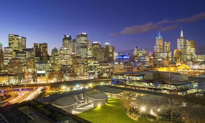 Southbank Apartment | Executive 2 Bed/1 Bath with Balcony Freshwater Place