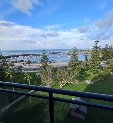 Wollongong Apartment | Executive Penthouse Apartment
