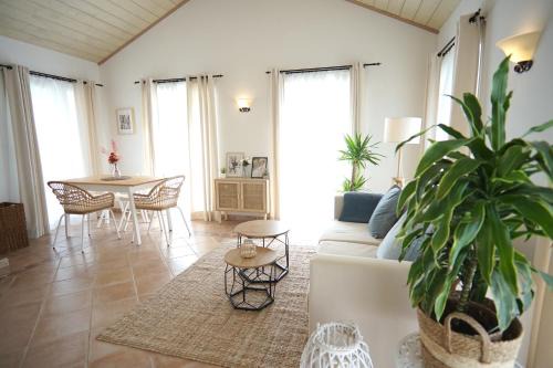 Leinfelden-Echterdingen Apartment | Exklusives Apartment & Balkon