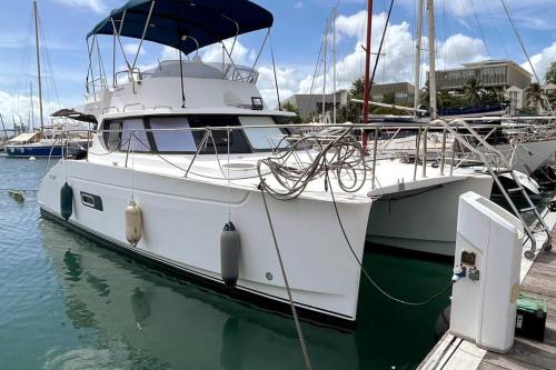 Malendure Boat Rental | Expérience unique sur un bateau