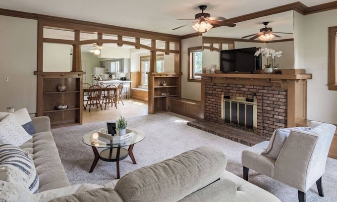 Des Moines Apartment | Expansive 3Bed 2Bath Apt in Heart of Des Moines