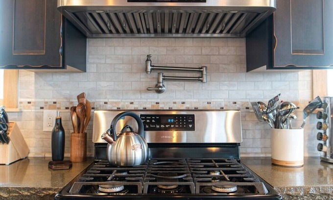 Kachemak House | Expansive waterfront views with deck & 4 bedrooms