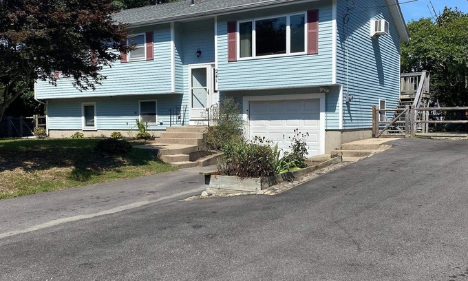 Narragansett Pier House | Experience beach and pier living at the number ONE beach in RI