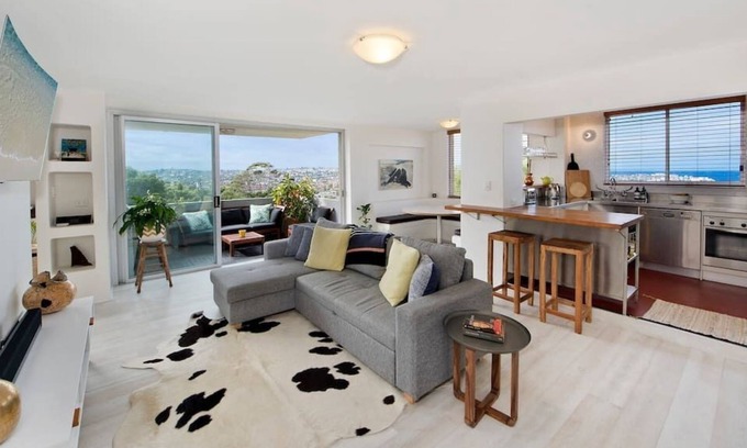 Bondi Apartment | Experience Bondi Beach as your Backdrop
