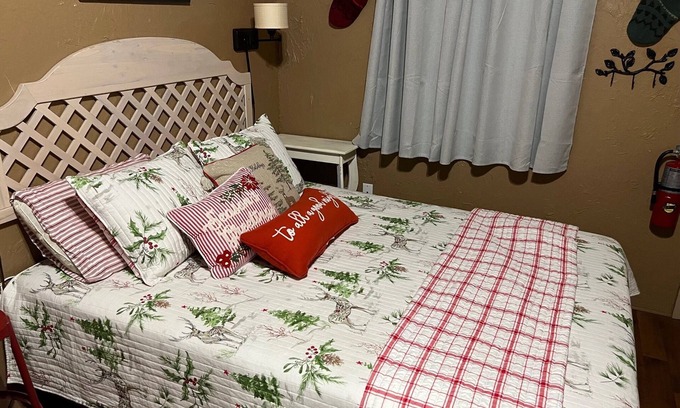 Canton Cottage | Experience "It's a Wonderful Life" Christmas suite in Canton, TX