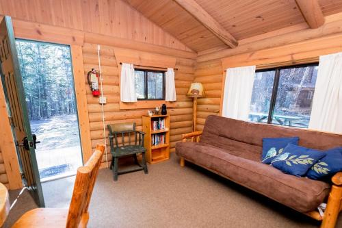 Bigfork Hotel | Experience Montana Cabins - Birdsong #2