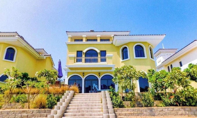 Palm Jumeirah Villa | Experience the Ultimate in Luxury and Comfort at Our 7-Bedroom Villa