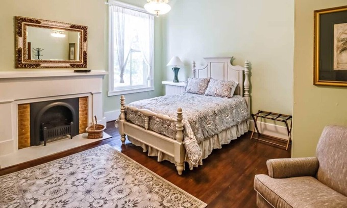 Tazewell House | Experience the vibrant Nelle May Room at the historic Litz Mansion in Tazewell, VA