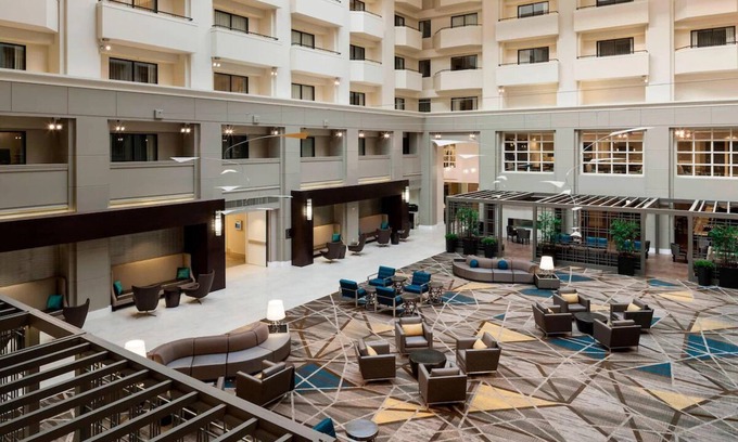 Fairfax Hotel | Explore Fairfax from a Comfortable Stay Near GMU and Fair Oaks Mall