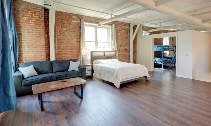 Old Market Condo | Explore Old Market: Convenient Omaha Condo