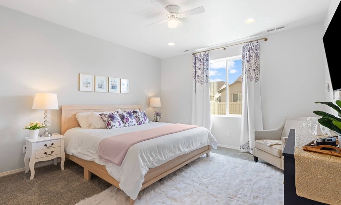 Caldwell House | Explorer's House, Firepit, Sleeps 10 w/Game Room
