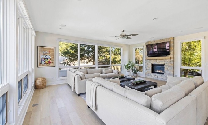 New Buffalo House | Exquisite home w/heated pool/rooftop deck/fire pit/short walk to town