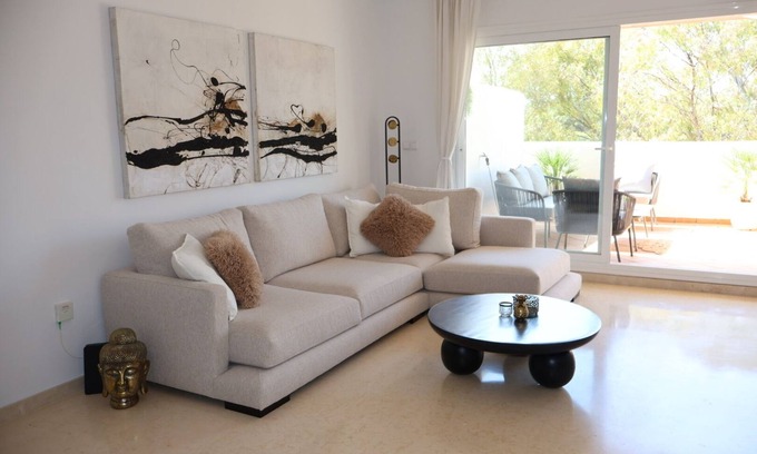 Elviria Apartment | Exquisite luxury penthouse with sunny terrace