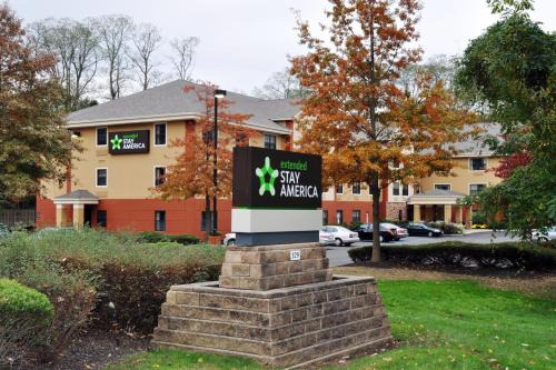 Red Bank - Tinton Falls Hotel | Extended Stay America 696