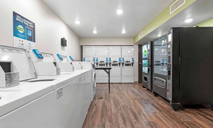 Orlando Hotel | Extended Stay America Select Suites - Orlando - Airport