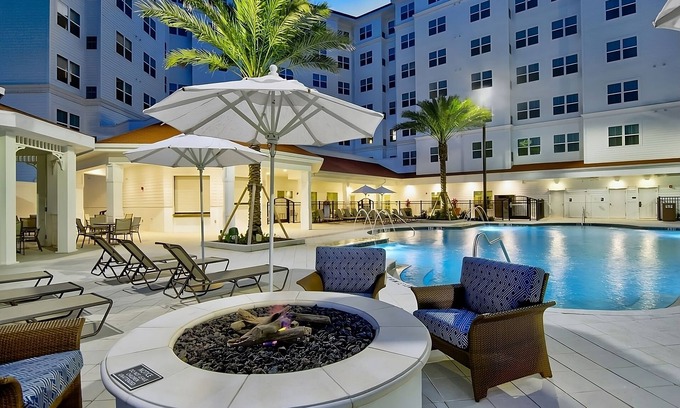 Florida Central Atlantic Coast House | Extended Stay in Orlando! Minutes to Disney! Onsite Parking, Pool, FREE Shutlle!