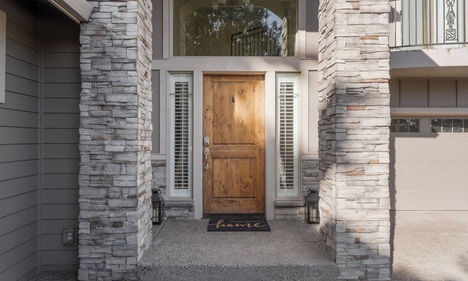 Bull Mountain House | Extended Stay Special Modern Luxury Single Family Home 5BR&3BA Pets Welcome