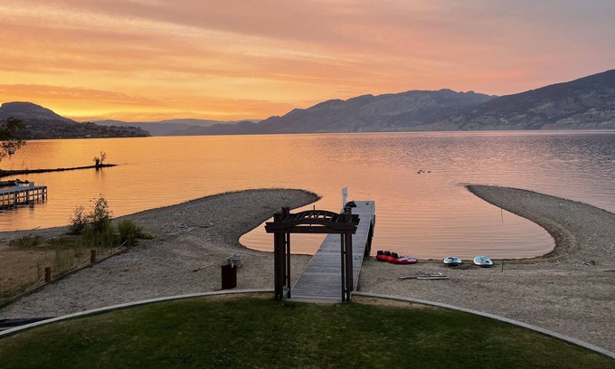 Okanagan-Similkameen House | Extraordinary Lake Front Home with Private Sandy Beach and Dock on Okanagan Lake