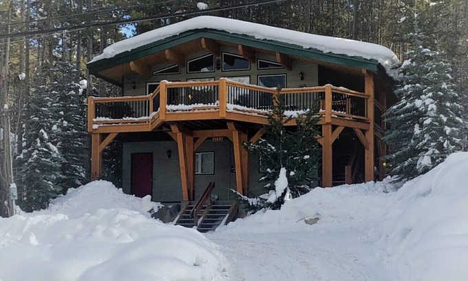 East Kootenay Ski Chalet | Extreme Dream Chalet in the Heart of Panorama Mountain Resort