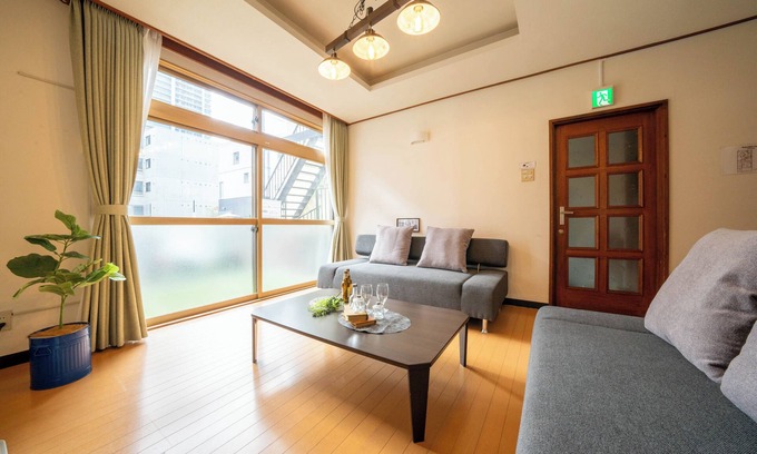 Kita Ward House | Extreme
